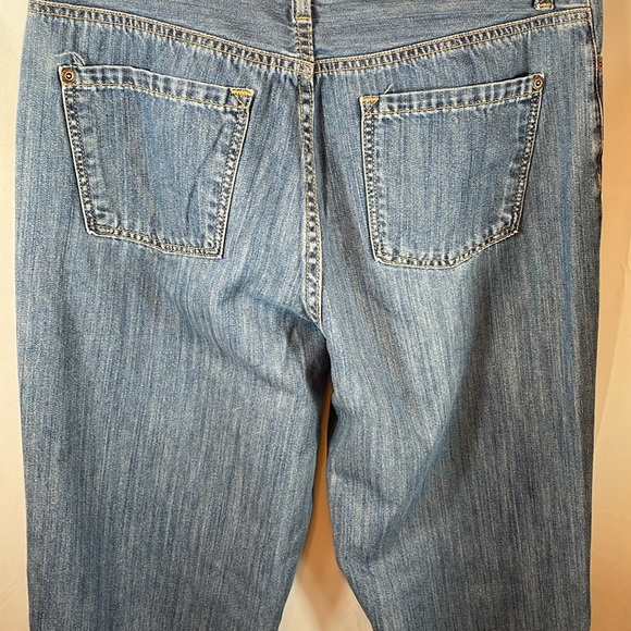 L.L.Bean Classic Fit Jeans. - Picture 3 of 3